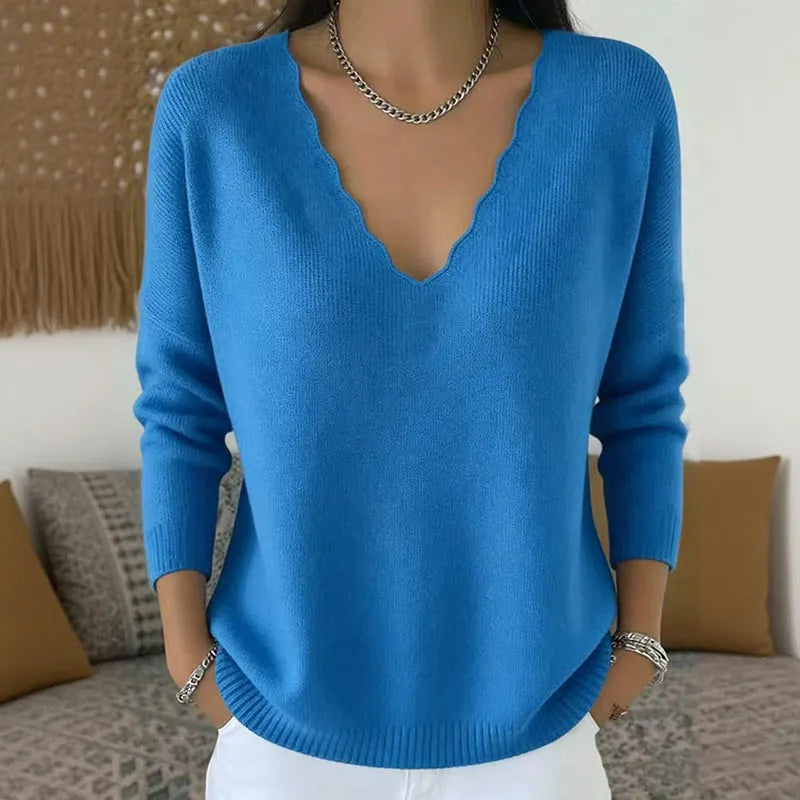 Pull femme en maille avec col V festonné