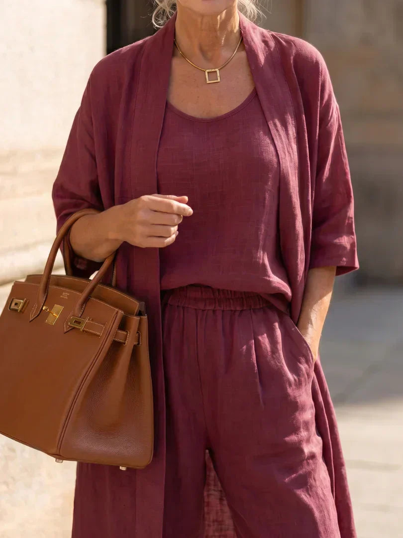 Ensemble femme trois pièces avec kimono fluide, top et pantalon ample