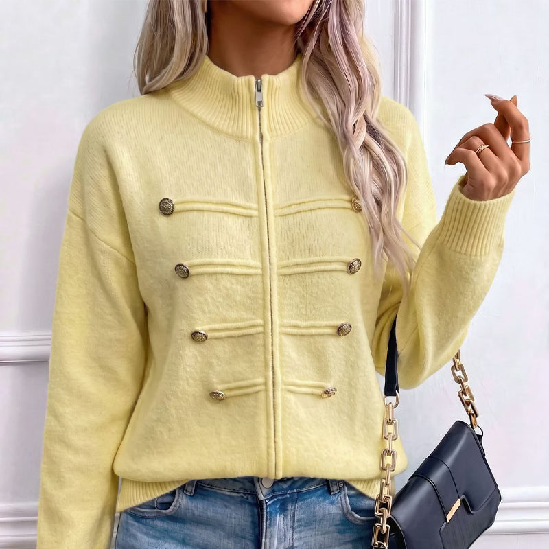 Gilet en maille femme à col montant et boutons décoratifs