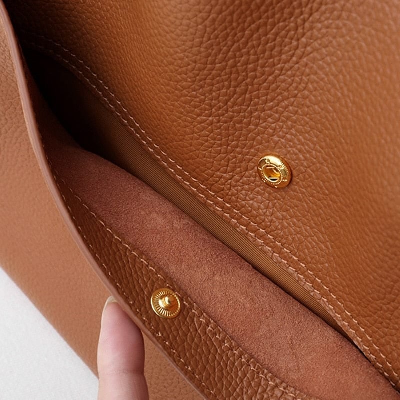 Sac à épaule femme spacieux en cuir souple – Élégant, minimaliste et confortable