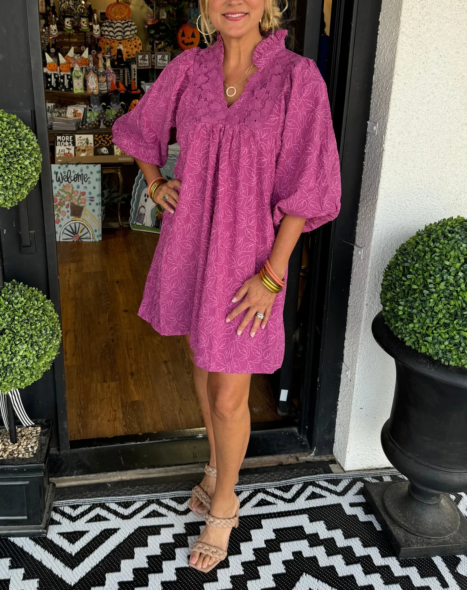 Robe Courte Femme Jacquard Col V Manches Bouffantes pour Style Élégant Chic