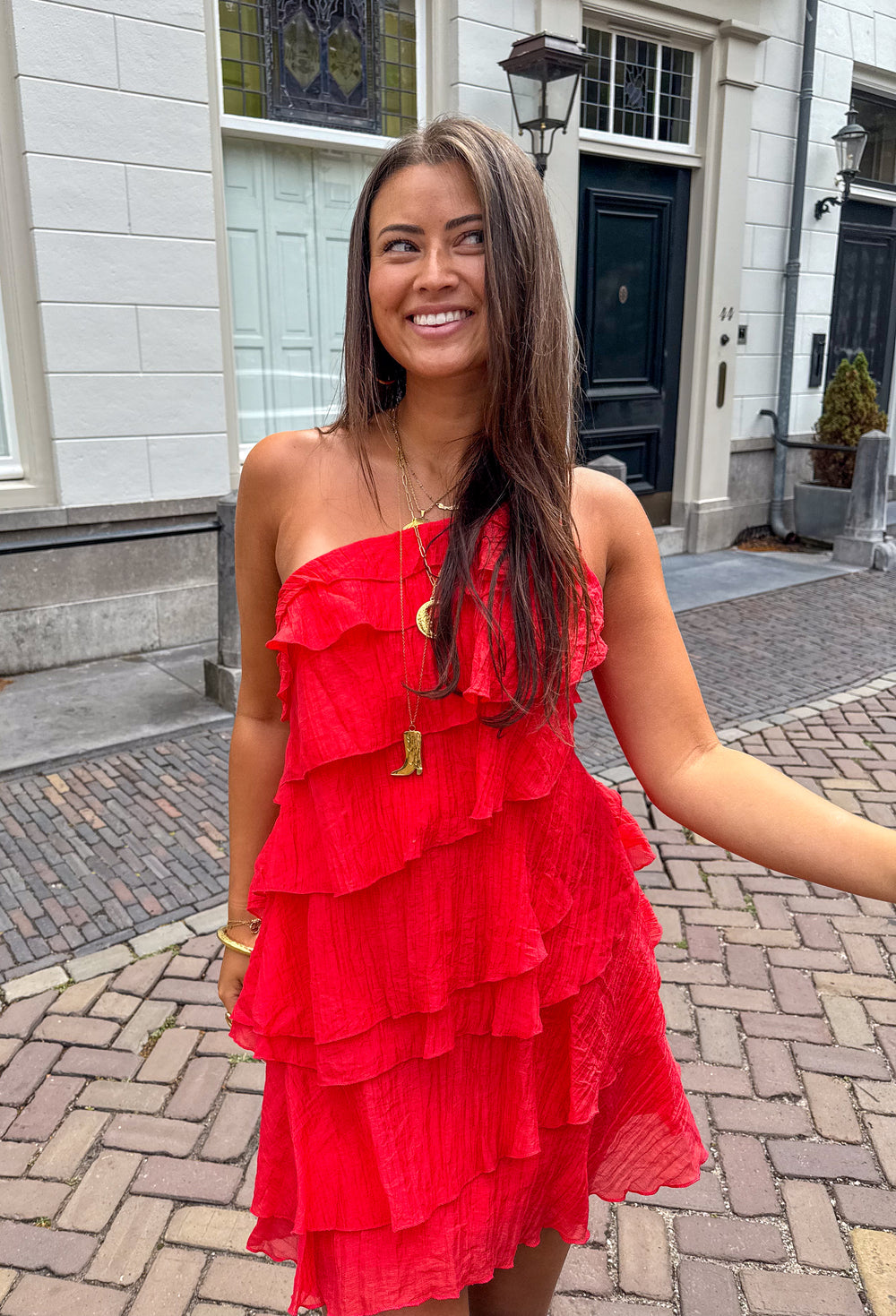 Robe mini femme à volants avec coupe fluide style estival