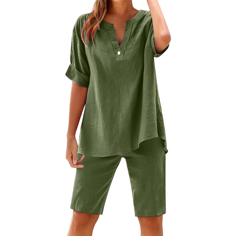 Ensemble femme en lin respirant avec haut à col V et short assorti