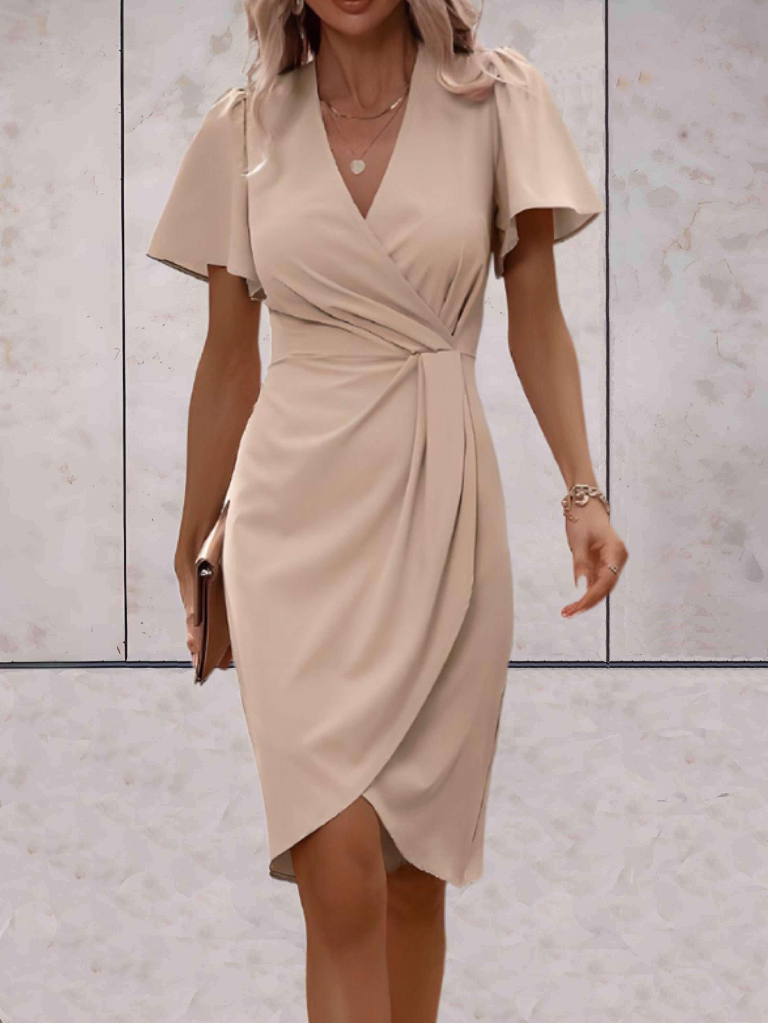 Robe Femme Ajustée au Style Élégant et Raffiné