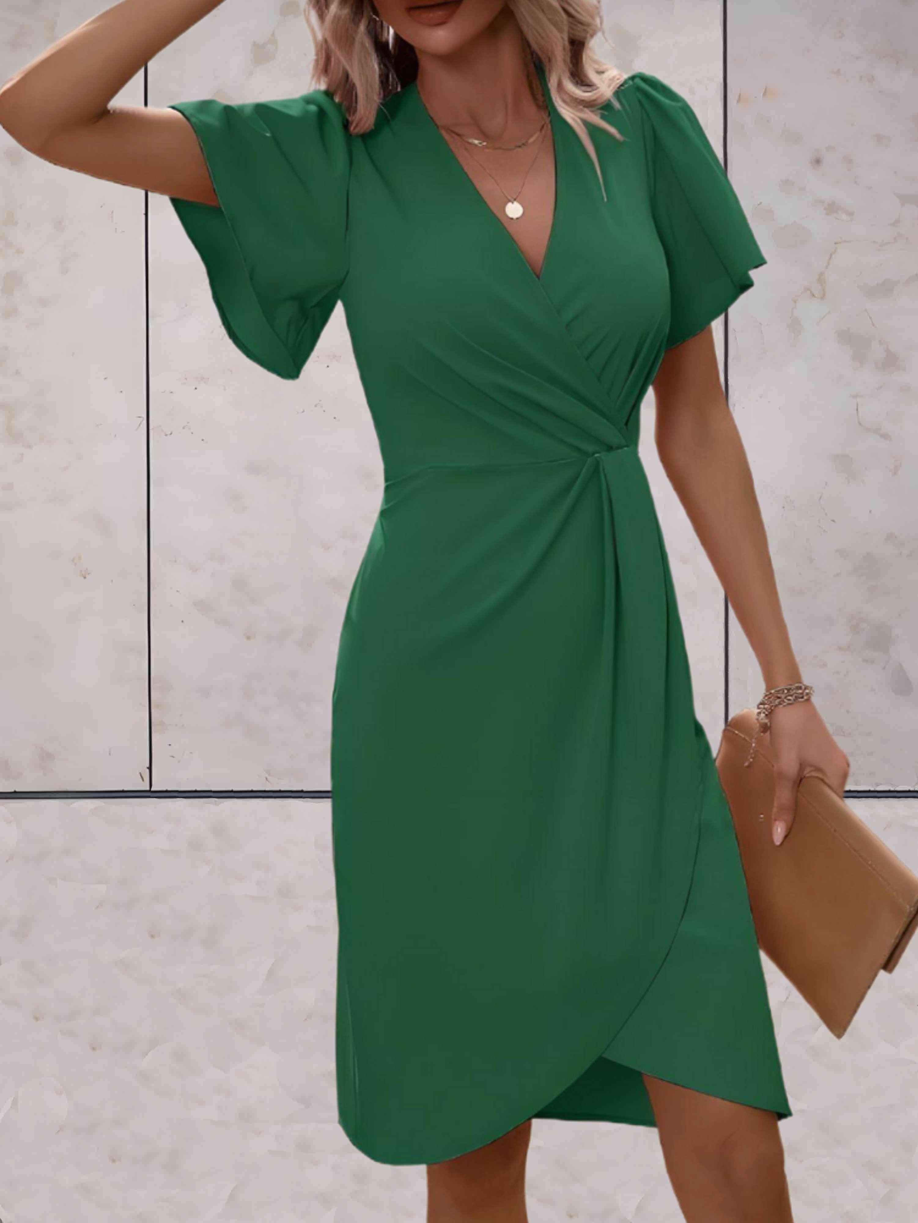 Robe Femme Ajustée au Style Élégant et Raffiné