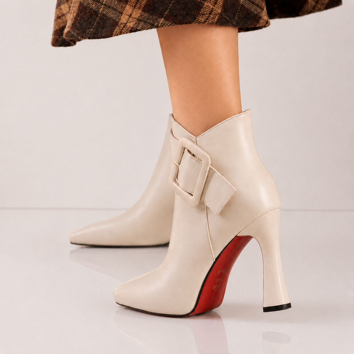 Bottines femme à boucle et talon fin