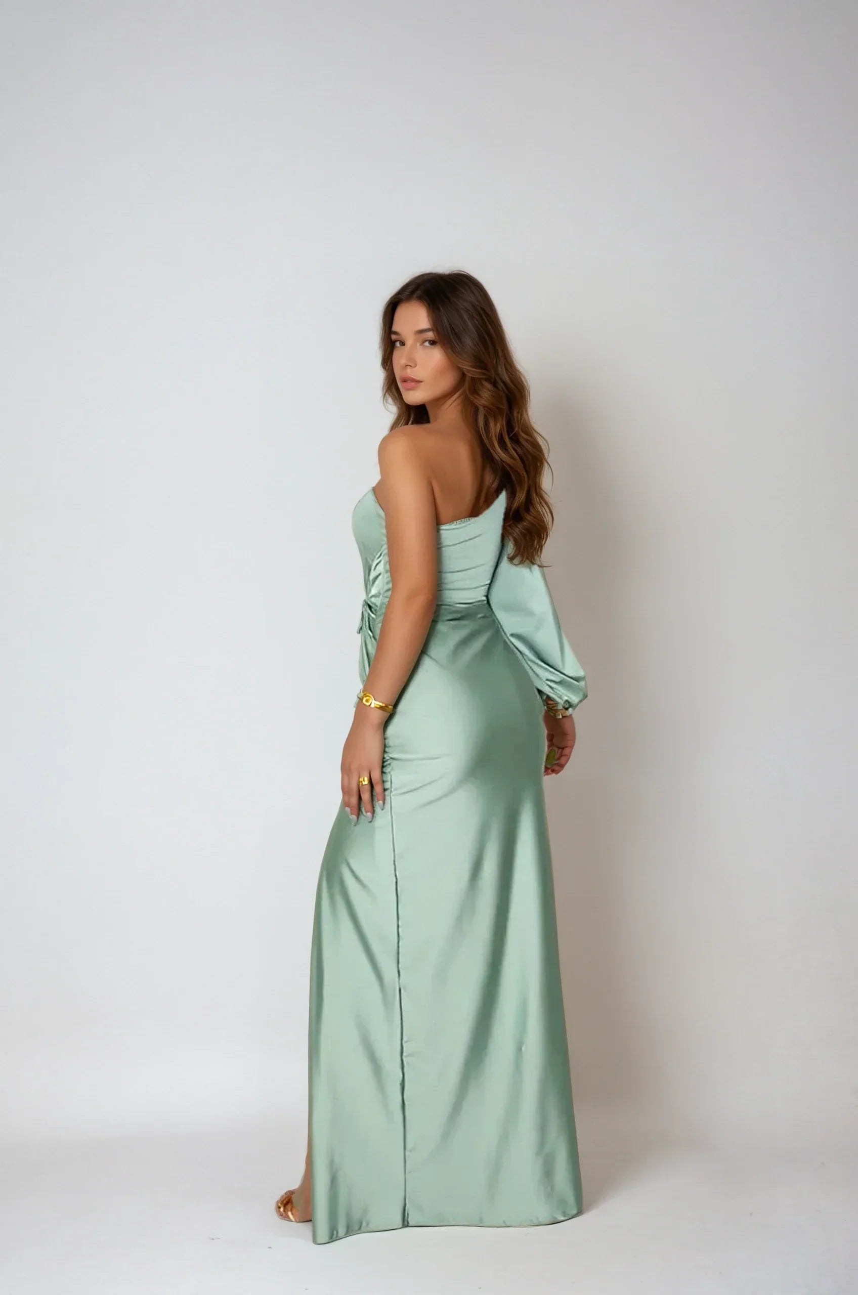 Robe Maxi One-Shoulder – Élégance Sculpturale