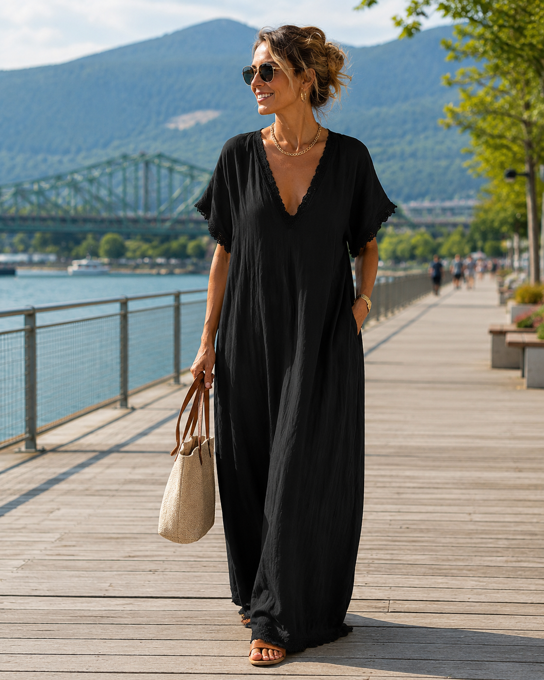 Robe longue femme fluide à col V avec finitions dentelle