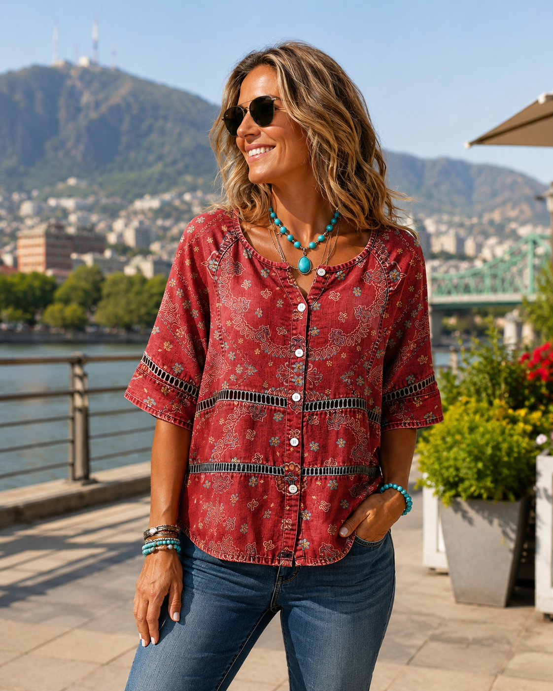 Blouse femme vintage à imprimé ethnique avec col V et boutons