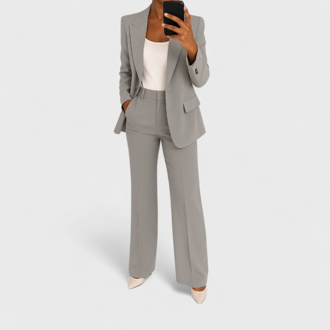 Ensemble tailleur femme avec blazer et pantalon large
