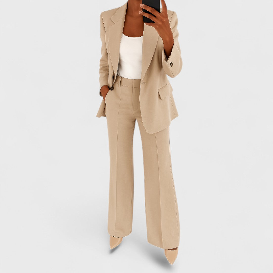 Ensemble tailleur femme avec blazer et pantalon large