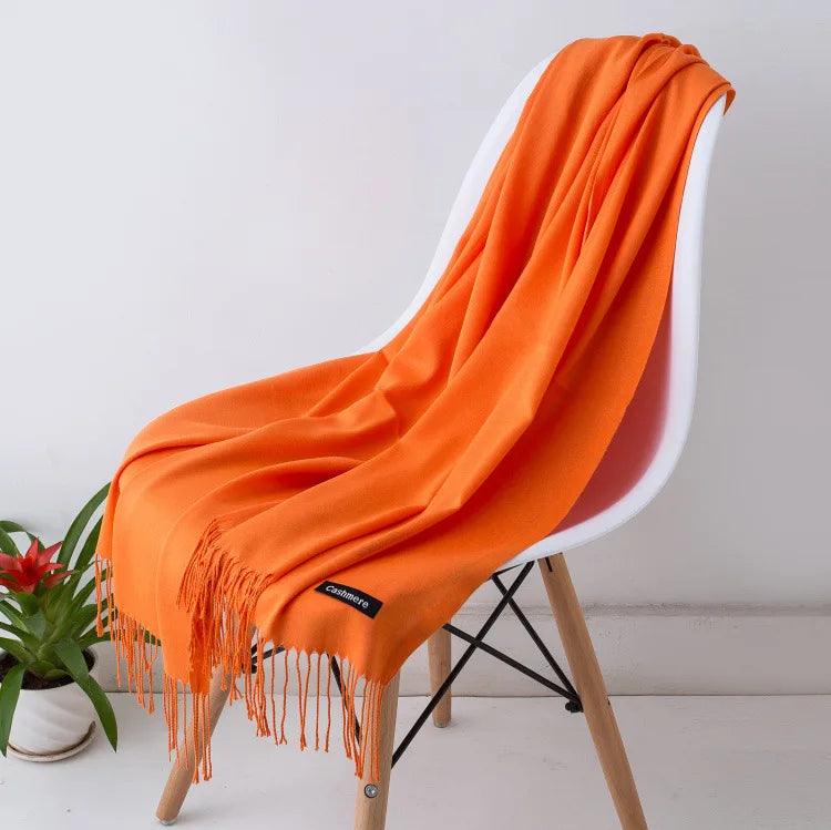 Écharpe femme élégante avec franges – légère, douce et chic