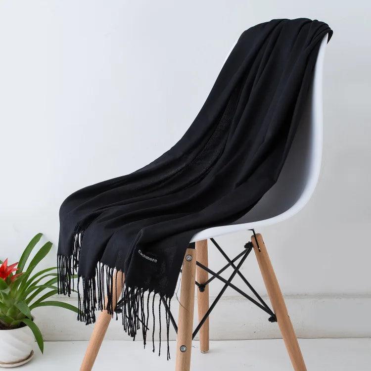 Écharpe femme élégante avec franges – légère, douce et chic
