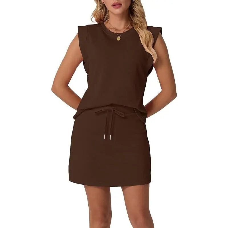 Ensemble deux pièces femme avec top épaulettes et jupe courte