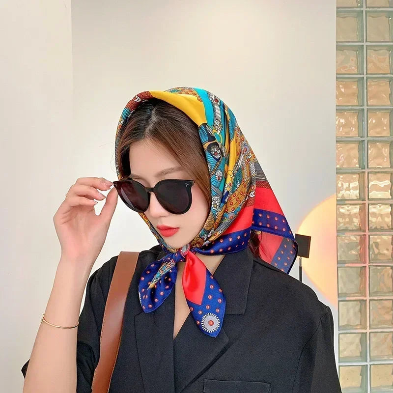 Foulard carré femme en satin imprimé pour cheveux et sac