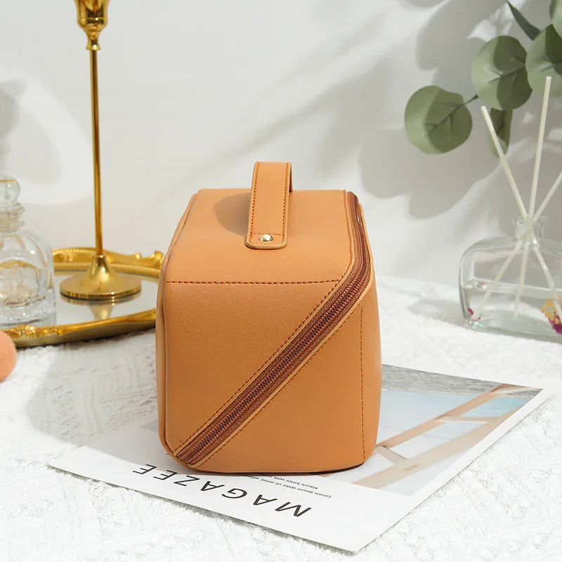 Trousse de toilette femme luxe avec poignée et fermeture zippée