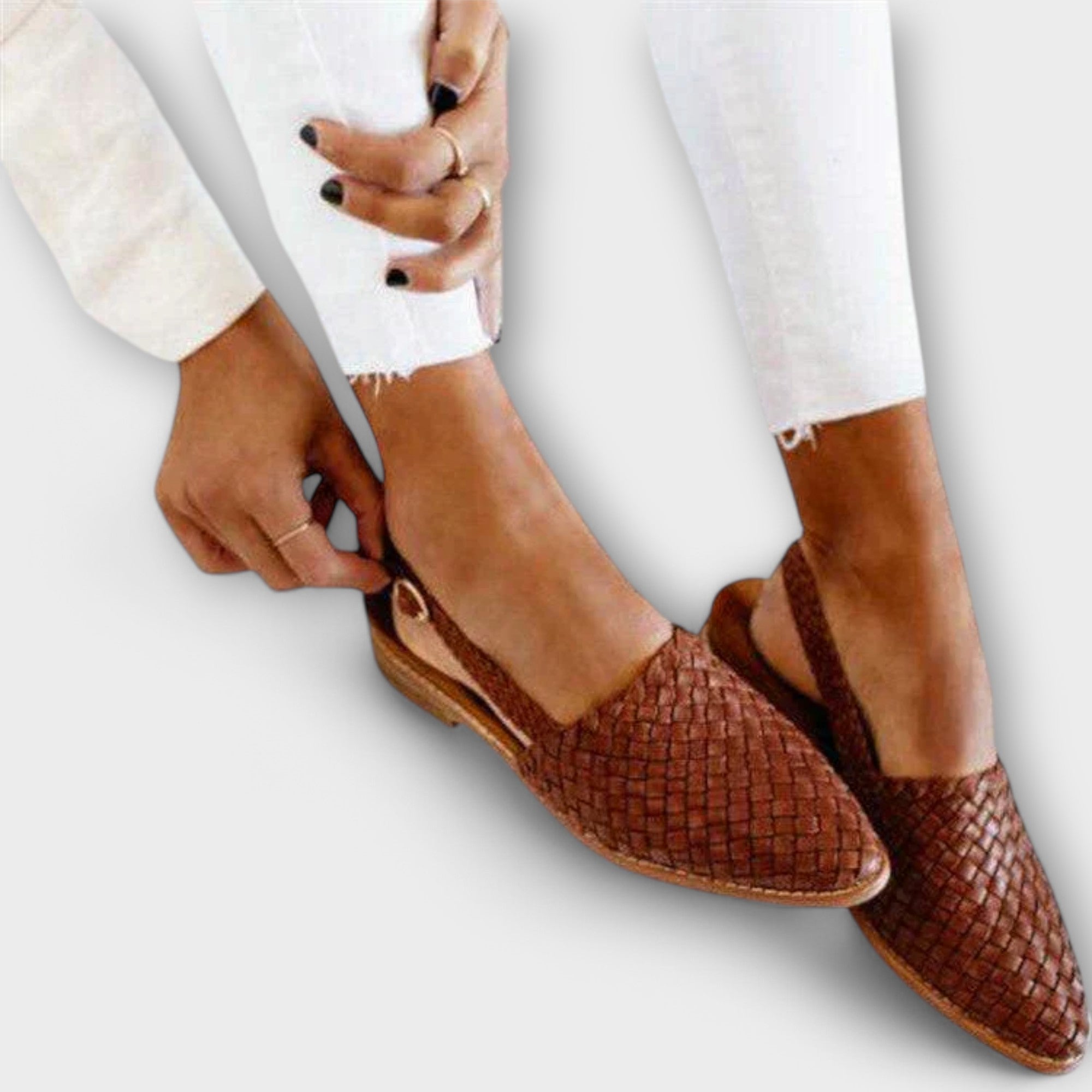 Mocassins femme tressés à talon ouvert et bout pointu