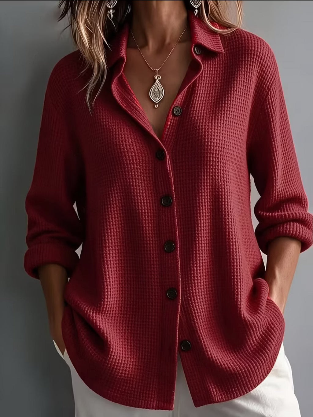 Chemise femme en maille texturée à col classique et boutons