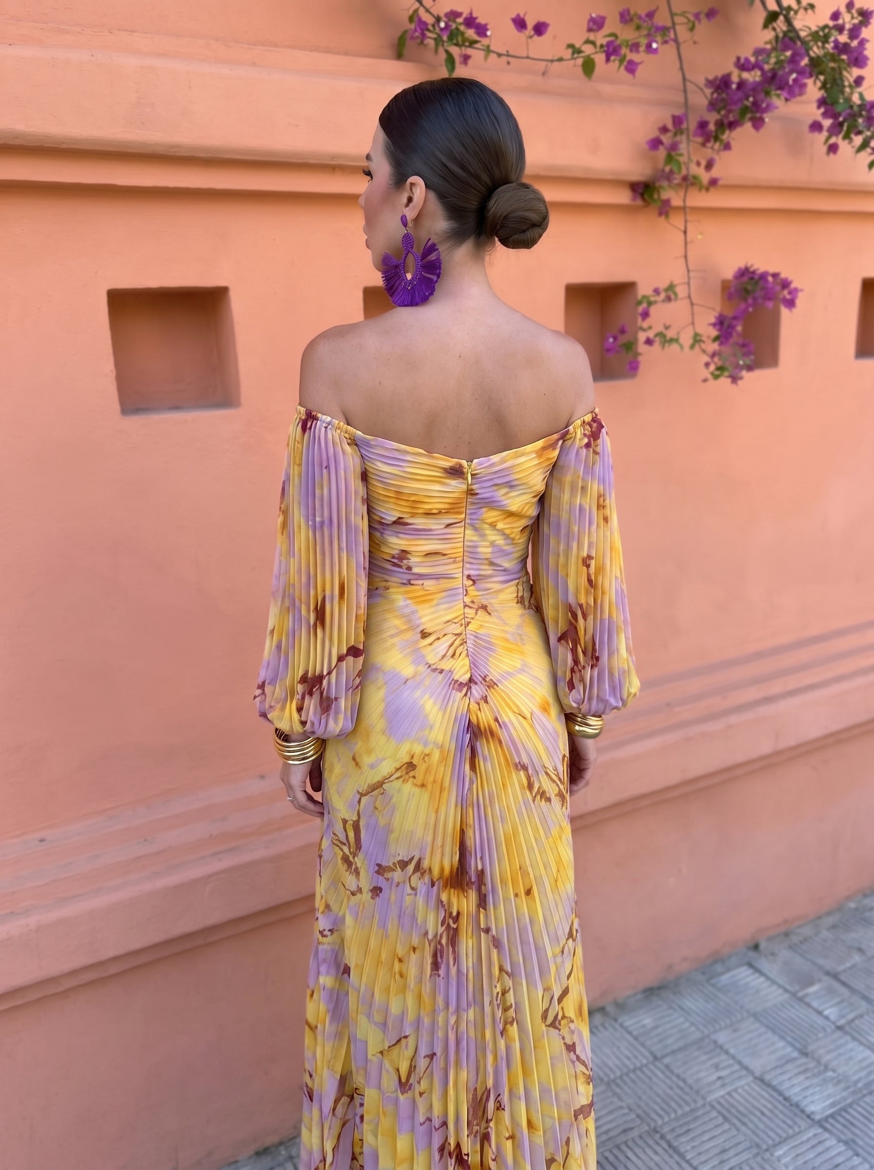 Robe longue femme fleurie à épaules dénudées et manches fluides