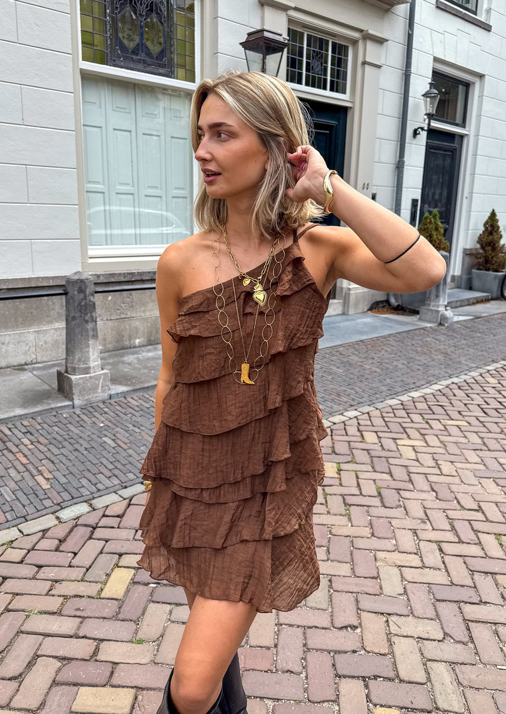 Robe mini femme à volants avec coupe fluide style estival