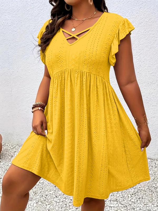 Robe grise pour femmes avec décolleté découpé et manches volantées