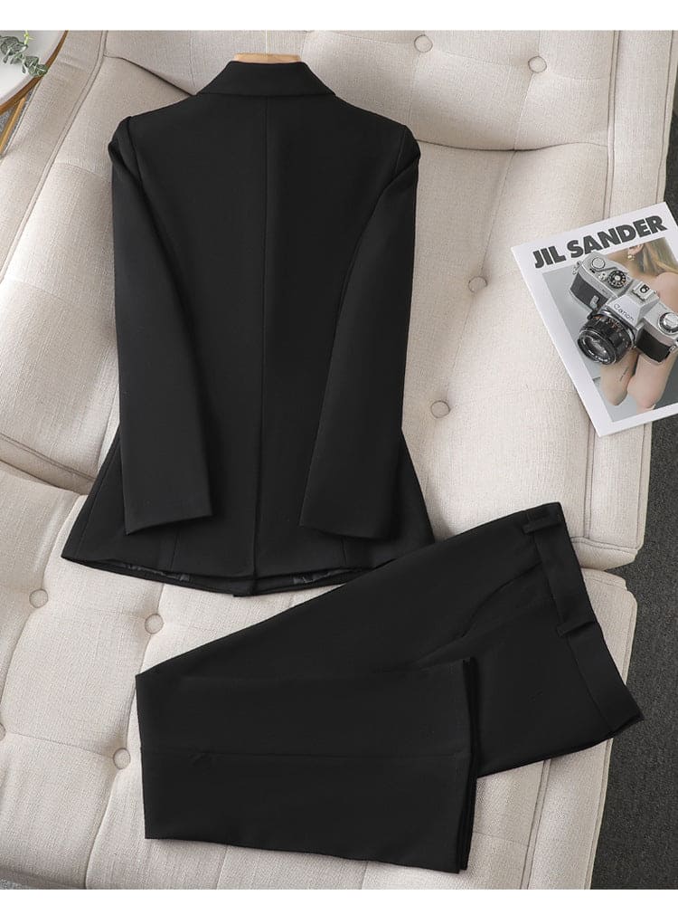 Ensemble Tailleur Femme Élégant – Blazer Structuré et Pantalon Ajusté