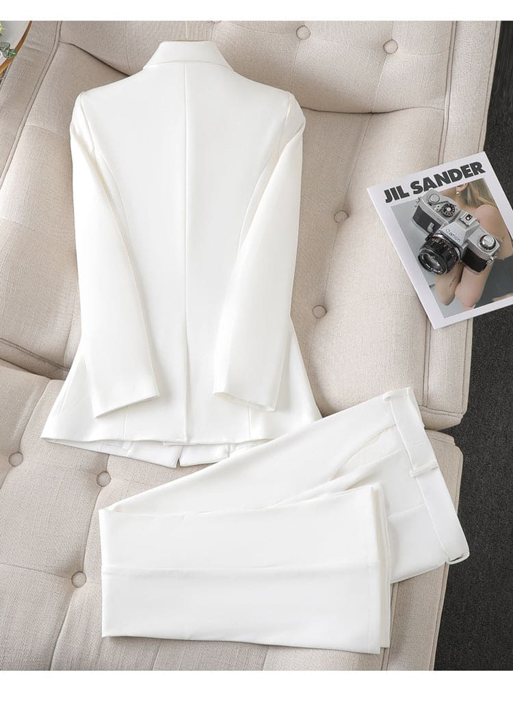 Ensemble Tailleur Femme Élégant – Blazer Structuré et Pantalon Ajusté
