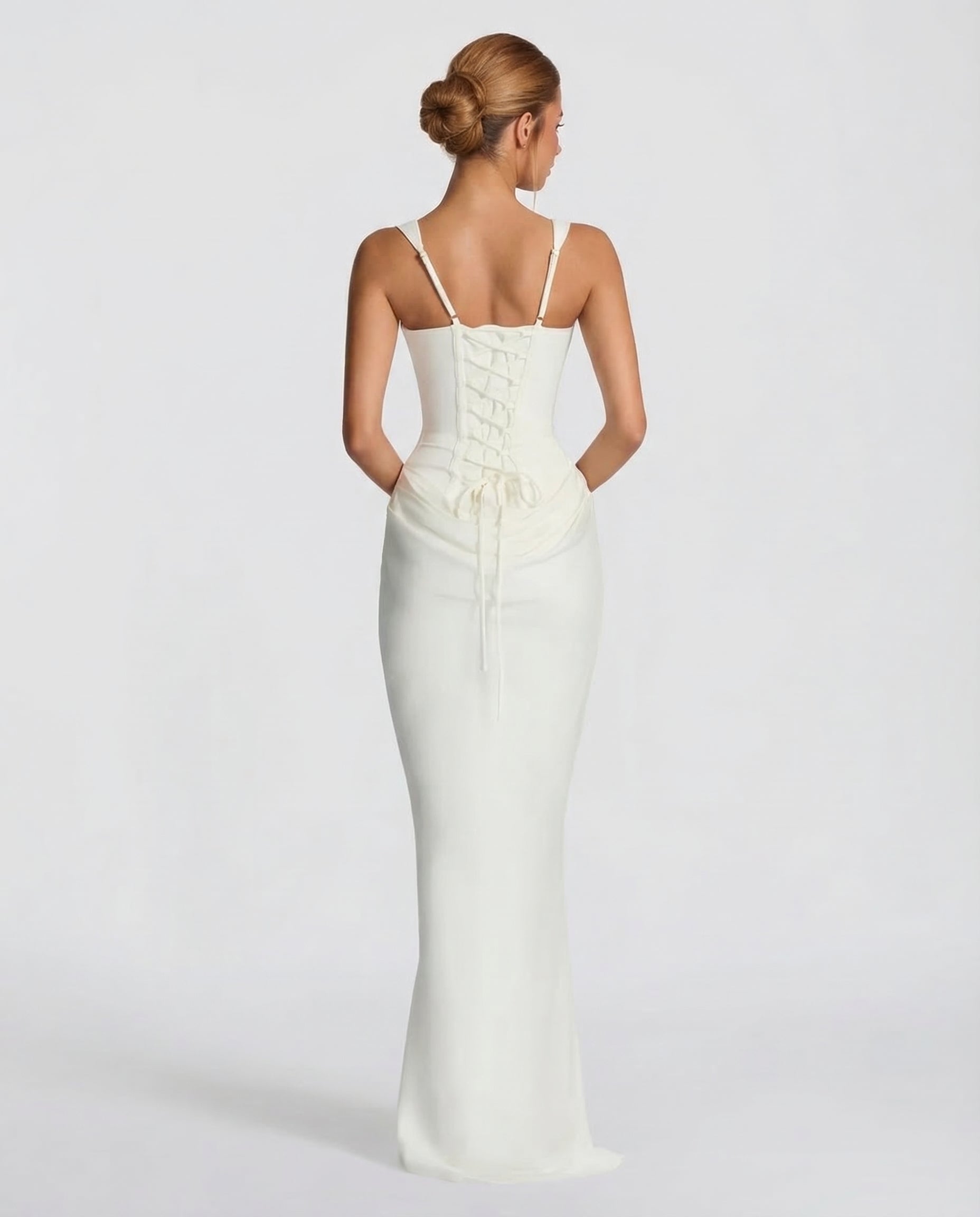 Robe Maxi Ajustée Satinée avec Effet Sablier Élégant