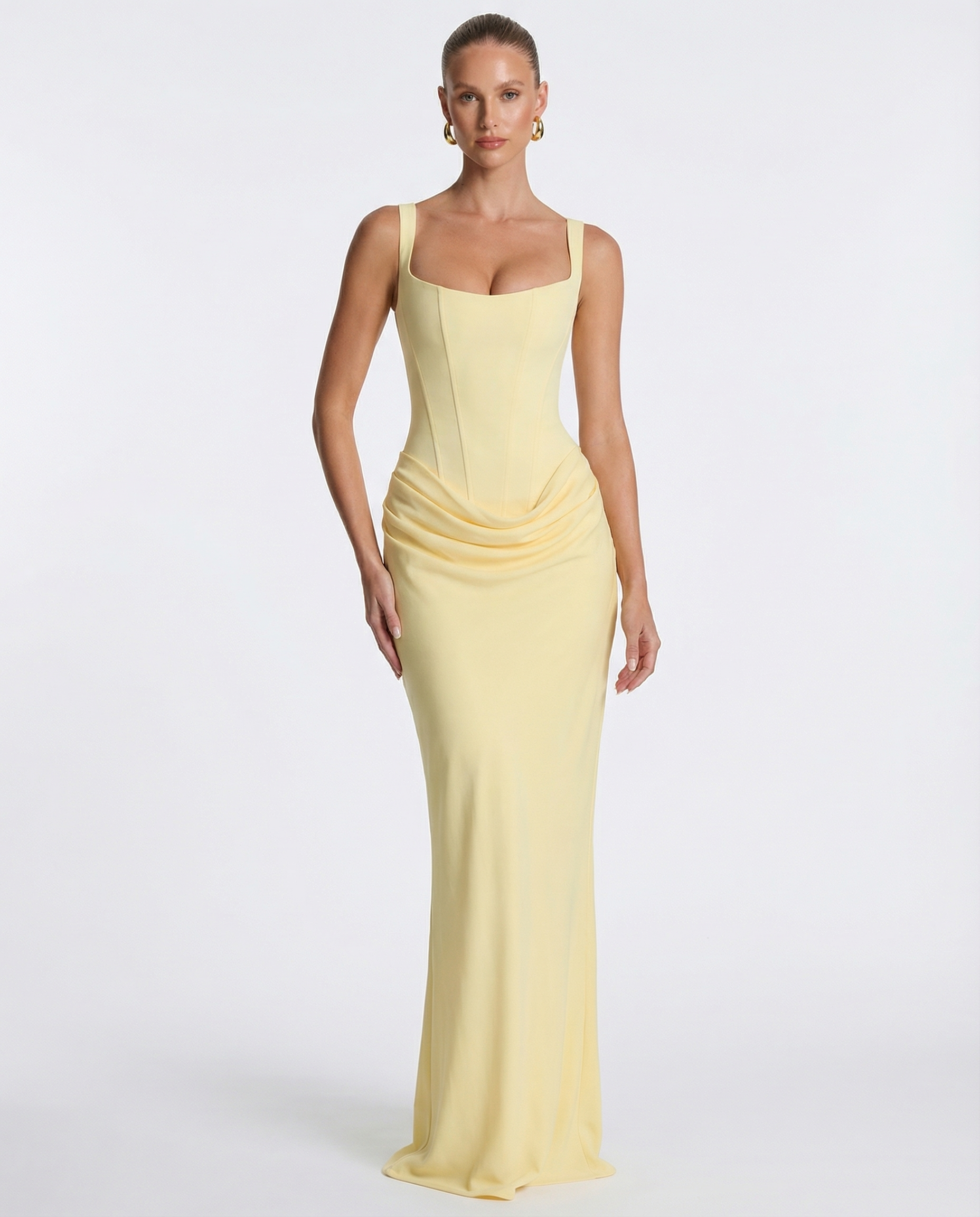 Robe Maxi Ajustée Satinée avec Effet Sablier Élégant