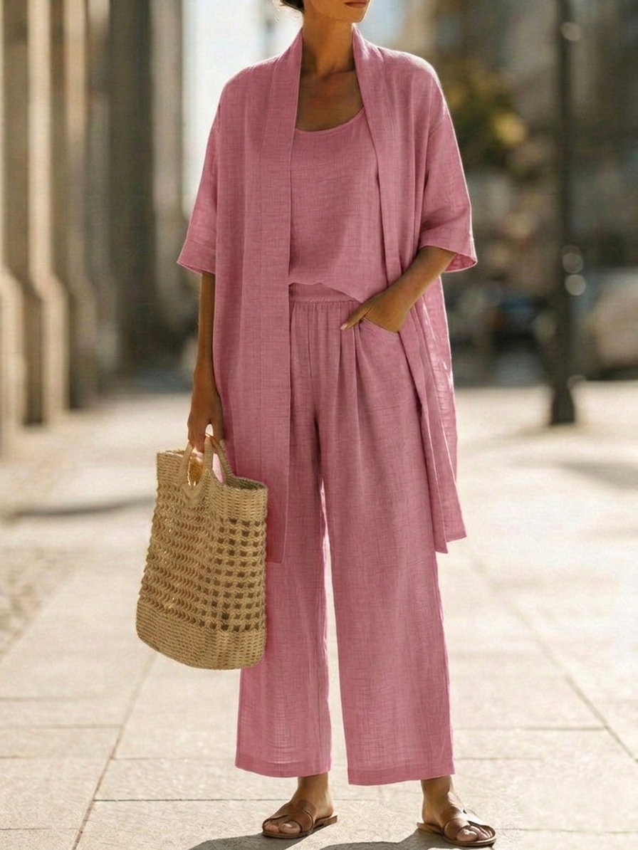 Ensemble femme trois pièces avec kimono fluide, top et pantalon ample