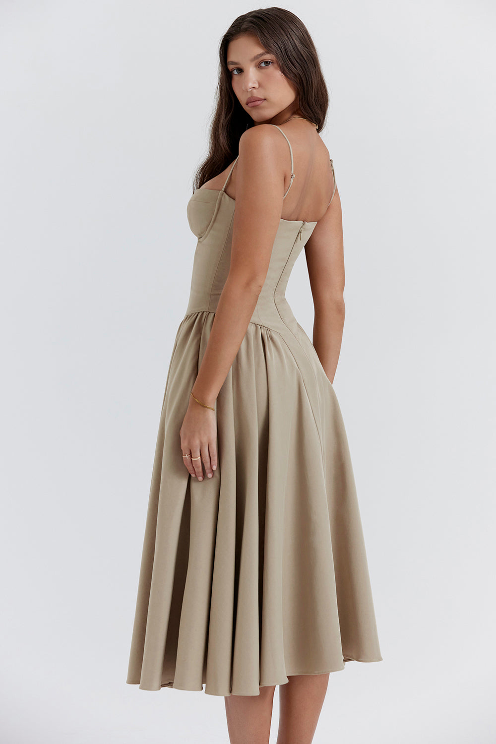 Robe Femme Midi Élégante Bretelles Fines Coupe Fluide Été