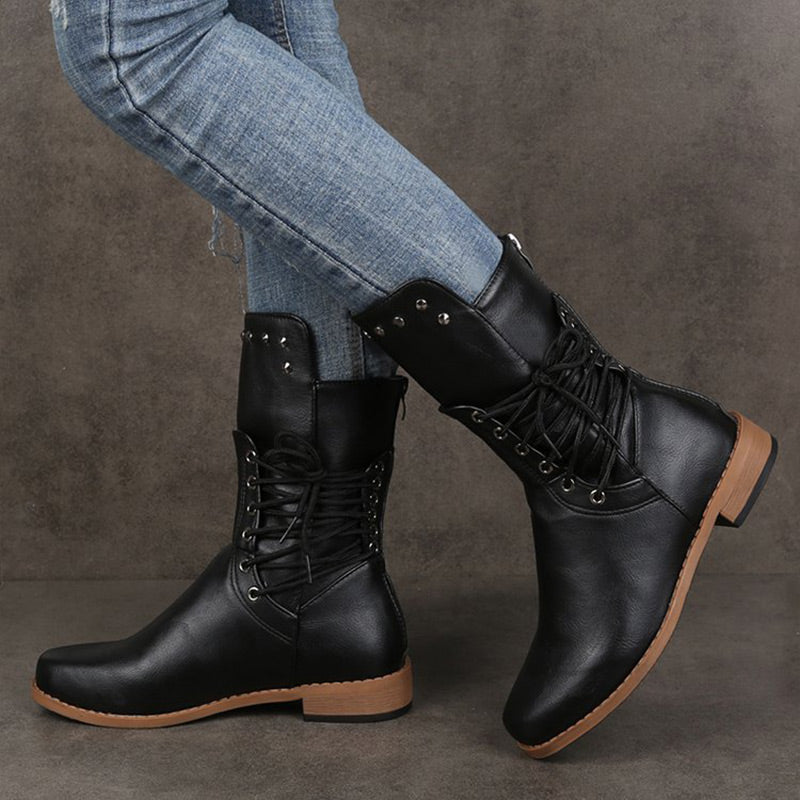 Bottines femme à lacets et rivets décoratifs