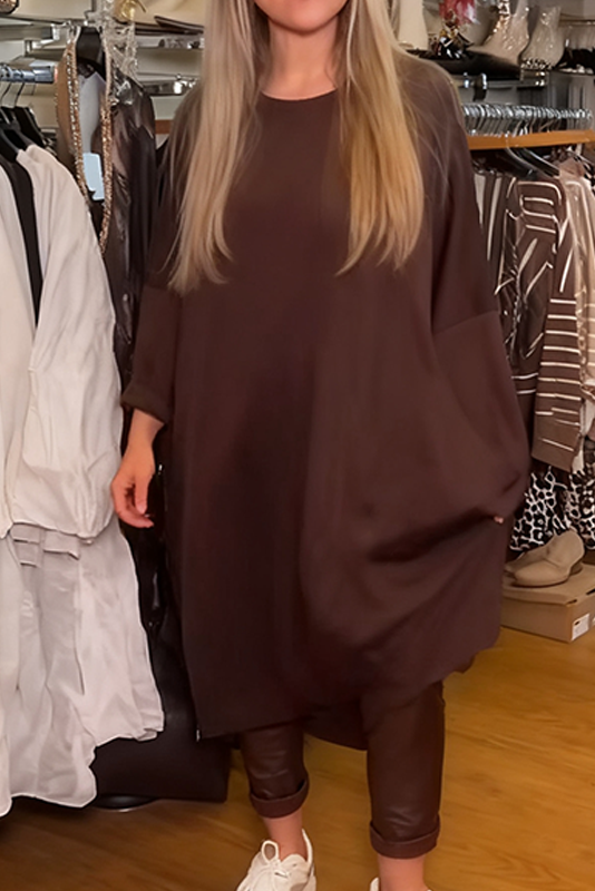Ensemble deux pièces femme avec tunique asymétrique et pantalon