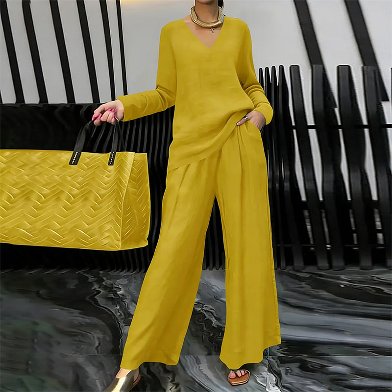 Ensemble femme fluide avec pantalon large et col en V élégant