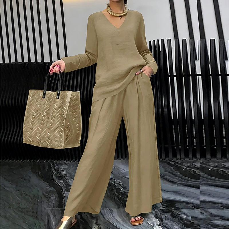 Ensemble femme fluide avec pantalon large et col en V élégant