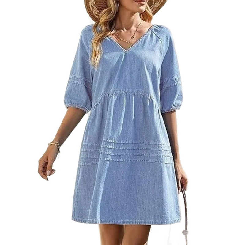 Robe femme en denim léger à col V et coupe fluide