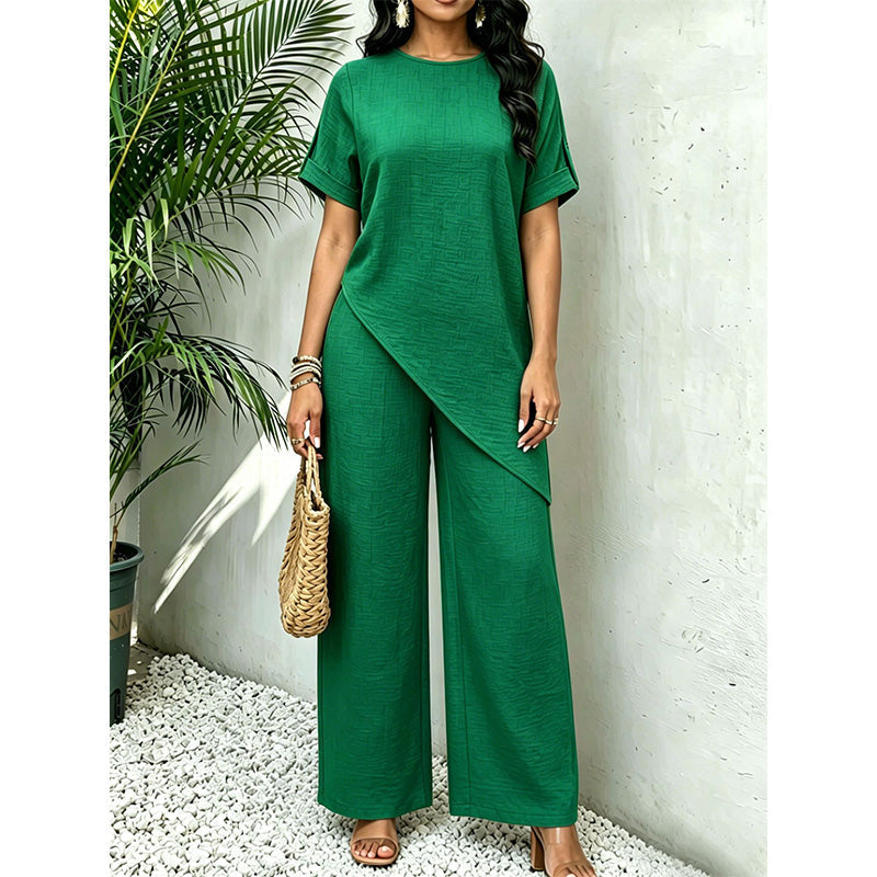 Ensemble femme avec haut asymétrique et pantalon large fluide