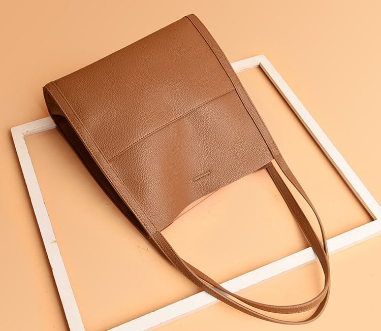 Sac à épaule femme spacieux en cuir souple – Élégant, minimaliste et confortable