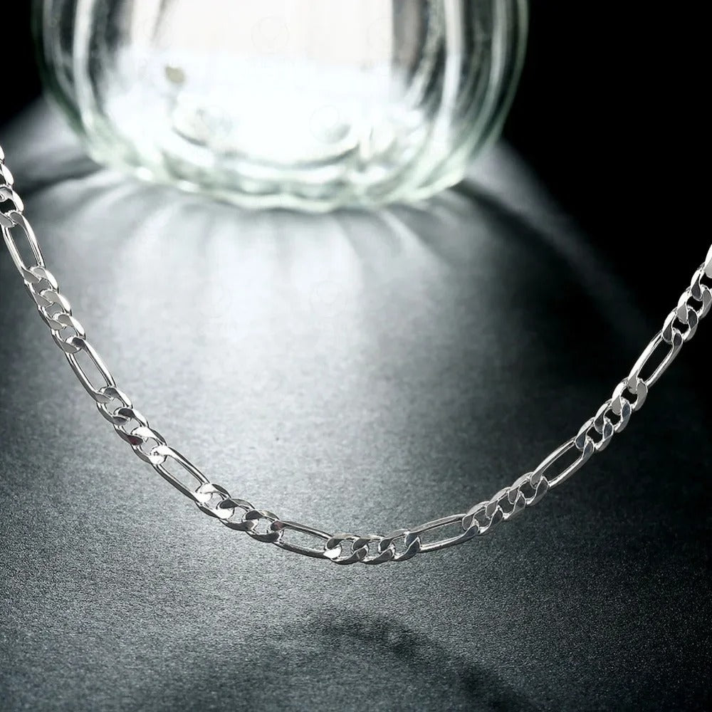 Collier argenté élégant – Design intemporel, acier inoxydable et style raffiné