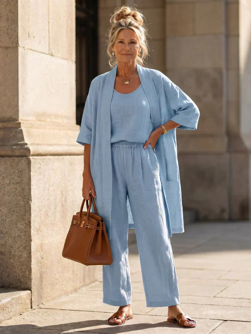 Ensemble femme trois pièces avec kimono fluide, top et pantalon ample