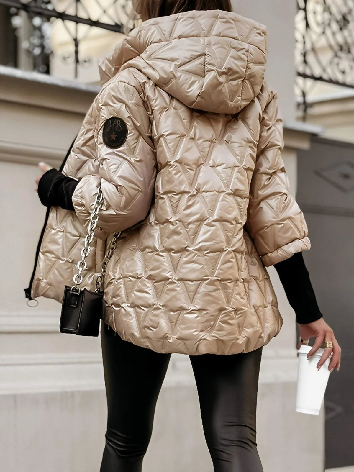 Veste femme matelassée à capuche avec motif diamant
