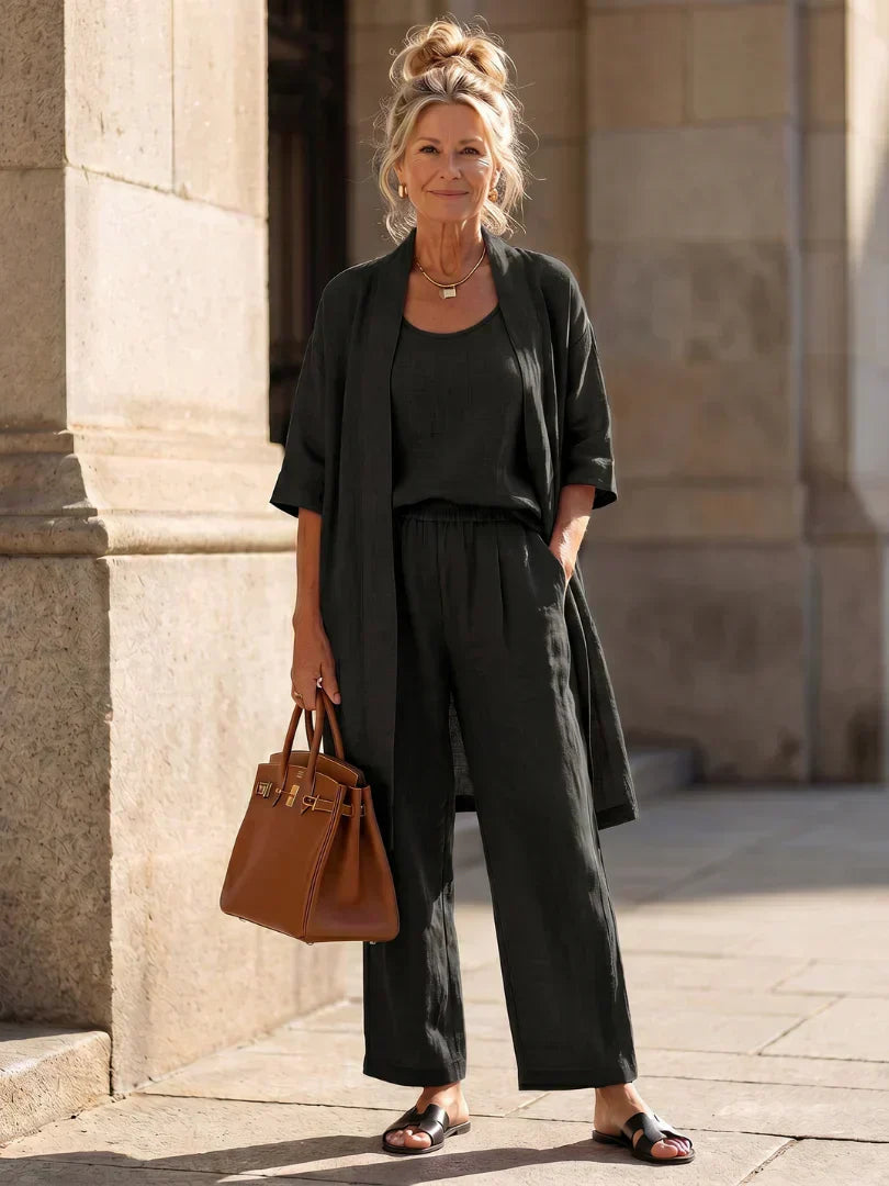 Ensemble femme trois pièces avec kimono fluide, top et pantalon ample
