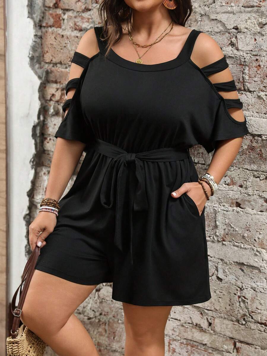 Combinaison short femme grande taille à épaules dénudées et taille ceinturée