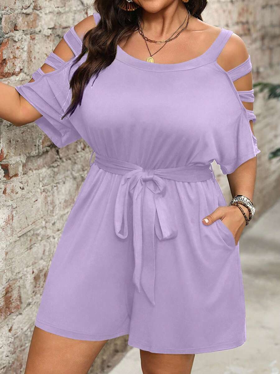 Combinaison short femme grande taille à épaules dénudées et taille ceinturée