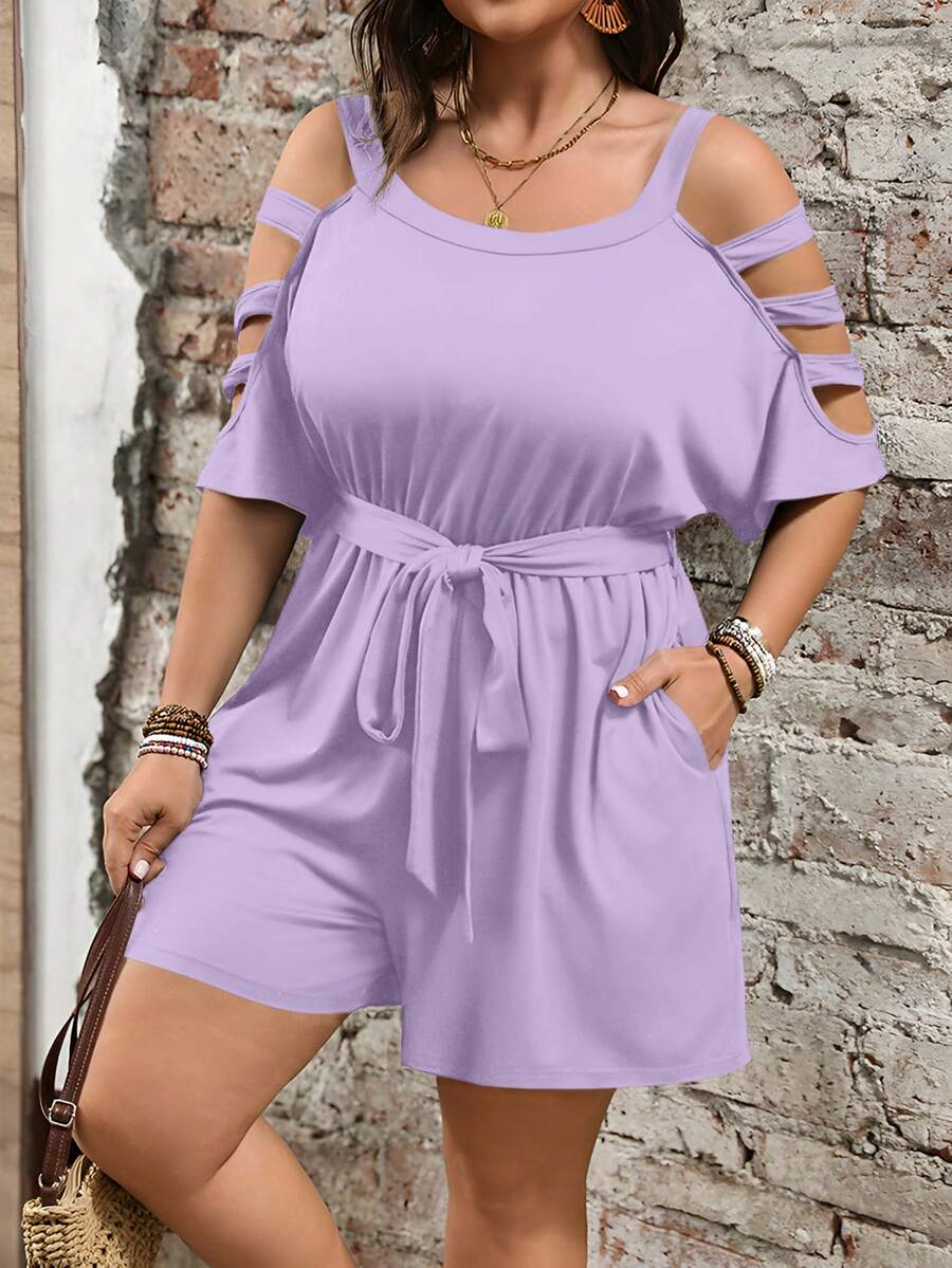 Combinaison short femme grande taille à épaules dénudées et taille ceinturée