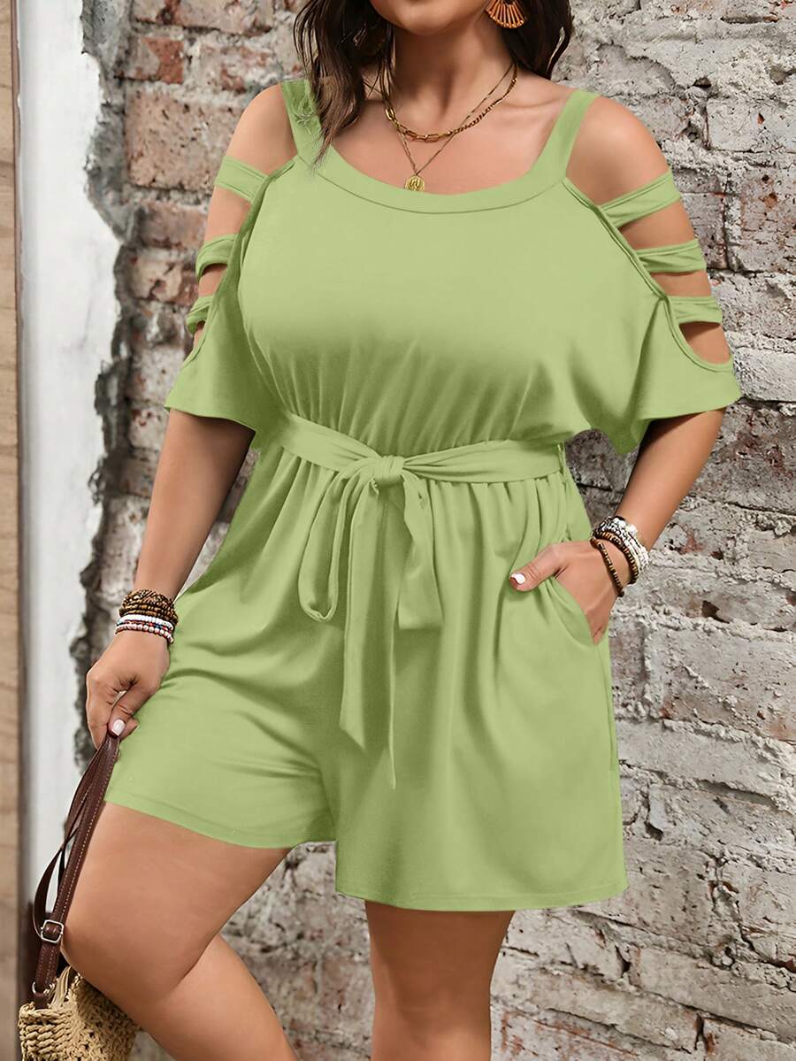 Combinaison short femme grande taille à épaules dénudées et taille ceinturée