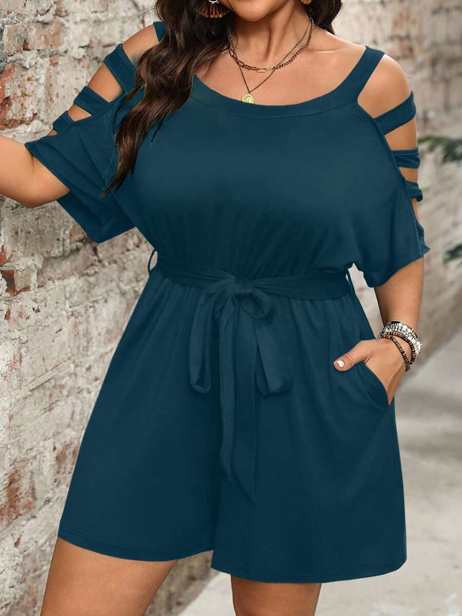 Combinaison short femme grande taille à épaules dénudées et taille ceinturée