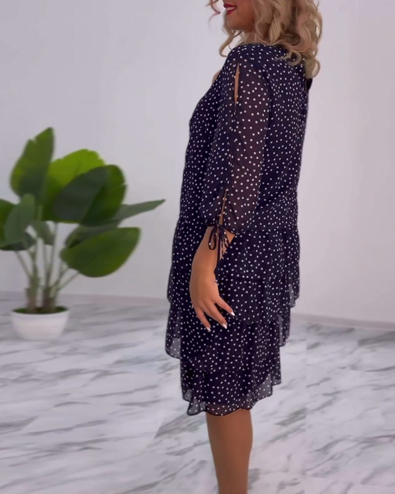 Robe femme à pois avec manches fendues élégantes