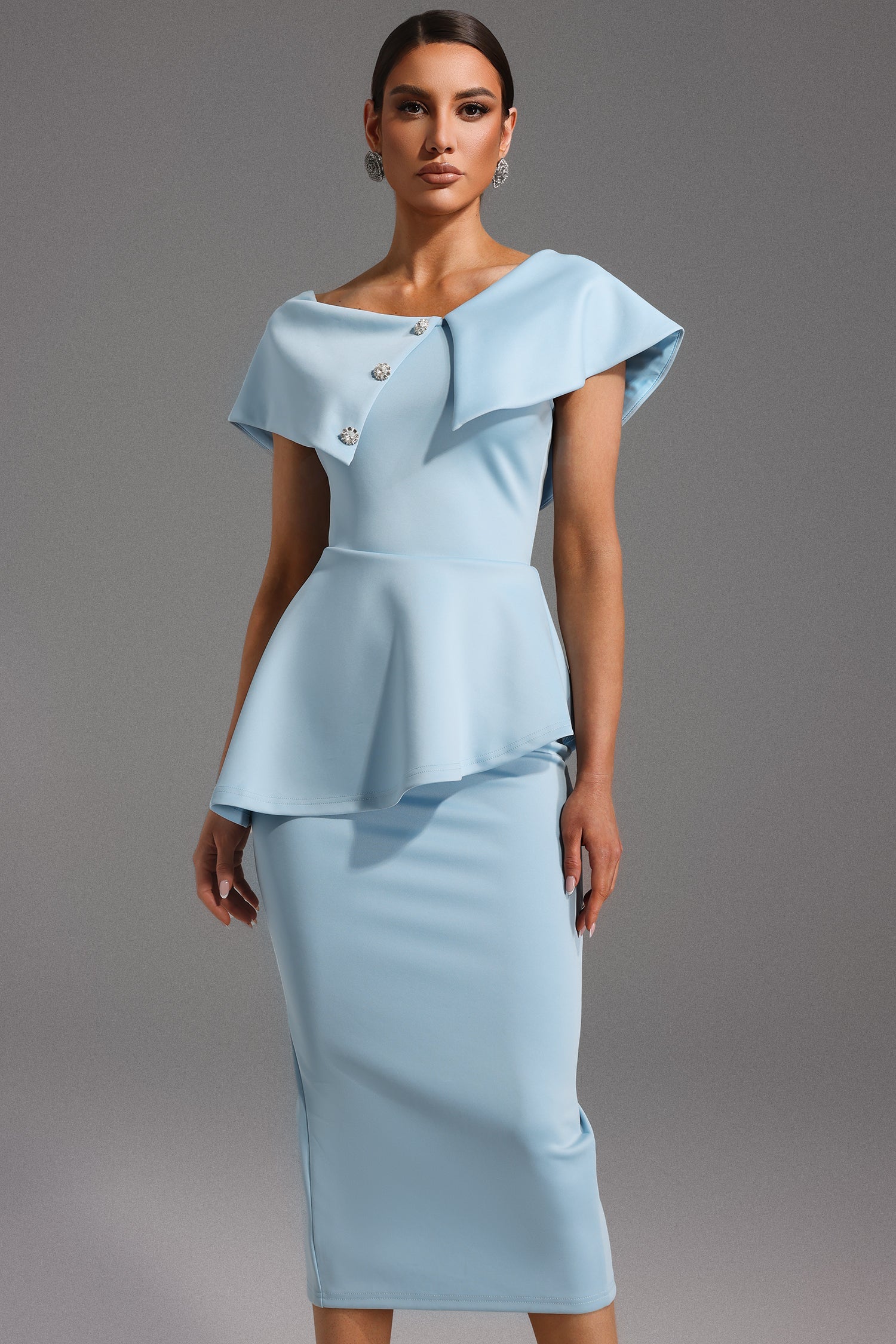Robe Midi Élégante avec Détail Asymétrique