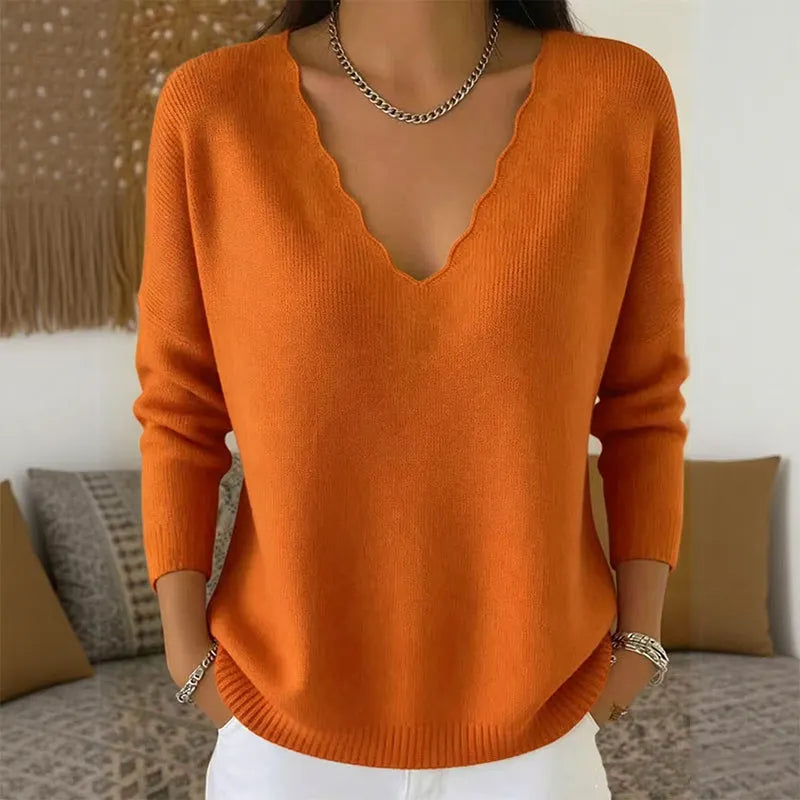 Pull femme en maille avec col V festonné